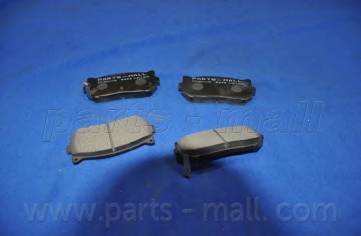 PARTS-MALL PKB-008 Комплект тормозных колодок